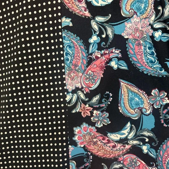 Elegant Black and Blue Paisley Dress - Picture 2 of 3